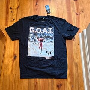 Old Navy Black Men's Short-Sleeve Messi G.O.A.T. Graphic Tee